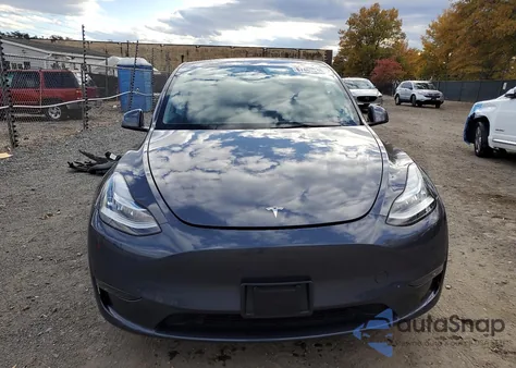2023 Tesla Model Y z USA, uszkodzony, nr VIN 7SAYGDEE9PA045993
